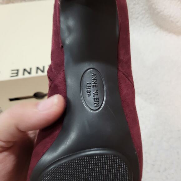 NEW Anne Klein Women's Iga Kitten Heel Ankle Boot Wine size 7.5 M - Picture 5 of 6